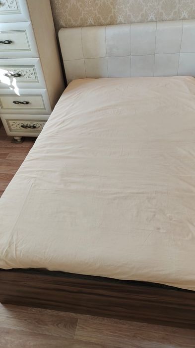Продам кровать с ортопедическим