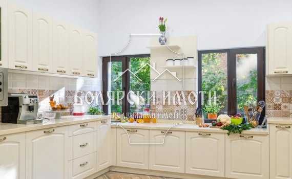 Продава се Къща в с. Хъневци, Област Велико Търново - 360 кв.м за 1857 €/кв.м - Снимка #12