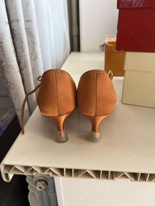 Продам туфли для танцев