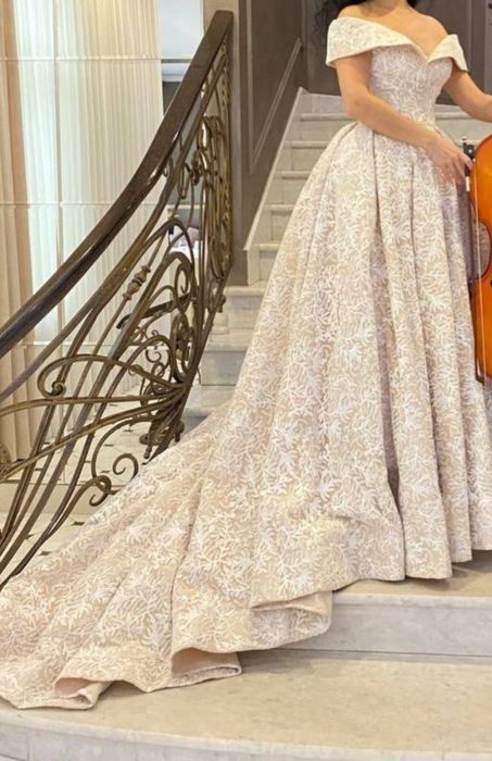 Шикарное платье бальное вечернее