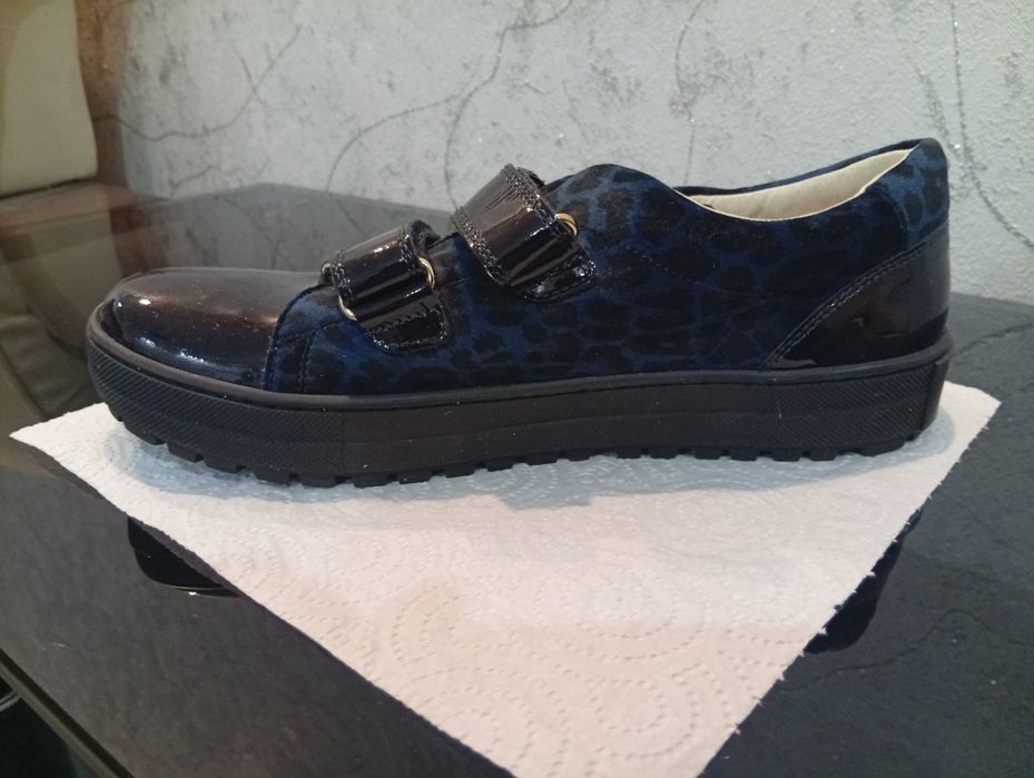 Продается дерзкие, красивые,гламурные кеды.