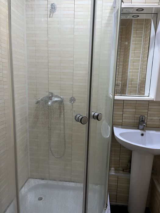 Продам душевую кабину