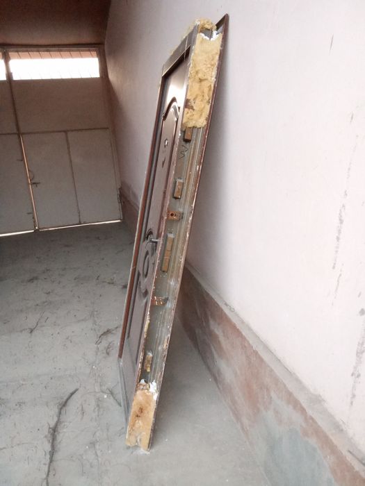 Temir eshik yangidek