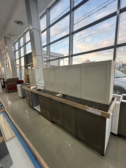 Bucatarii pe dimensiunea clientului diferite modele