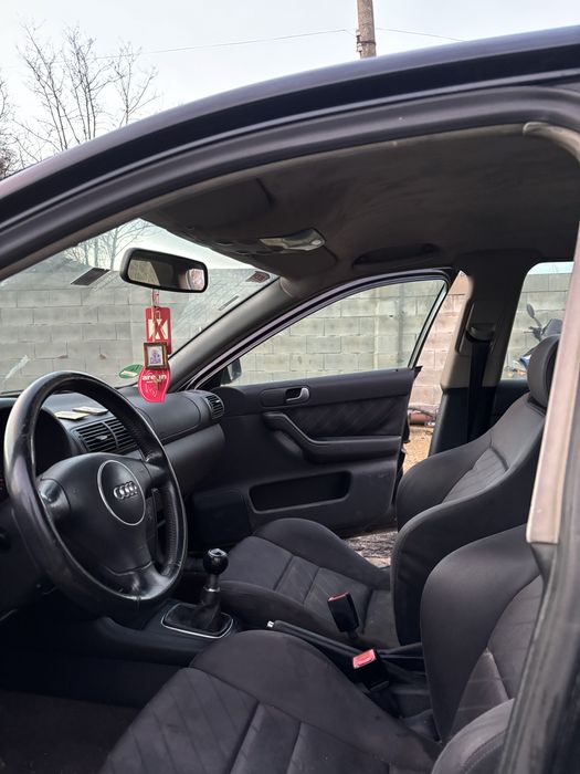 Продавам Audi A3 1.3