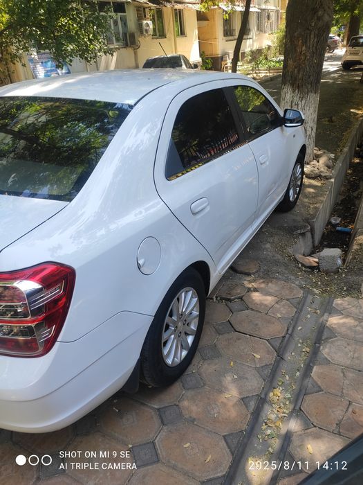 Коболт сотилади холати яакши гази бор 4 поколэна краска капот крилода