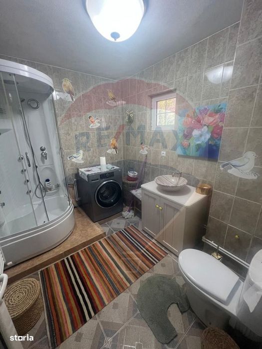 Casă / Vilă 10 camere Lepsa