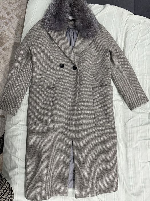 Продам пальто с поясом