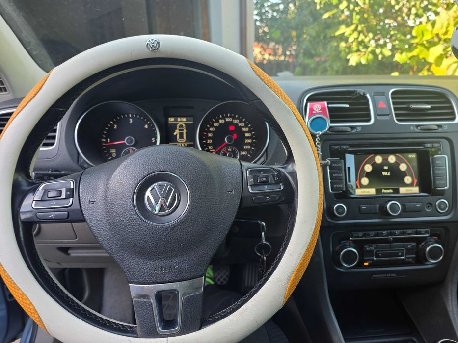 VOLKSWAGEN Golf 2010 — imagine 2