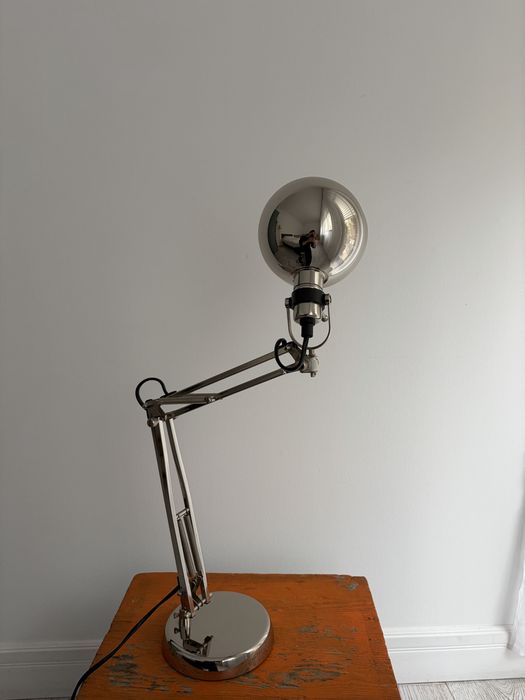 Lampă metalică de birou