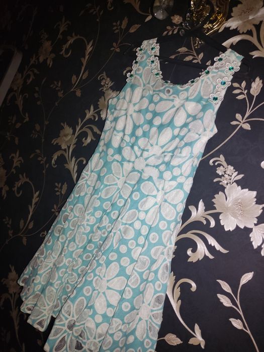 Срочно!Скидка!Шикарное платье на девочку,42 размер