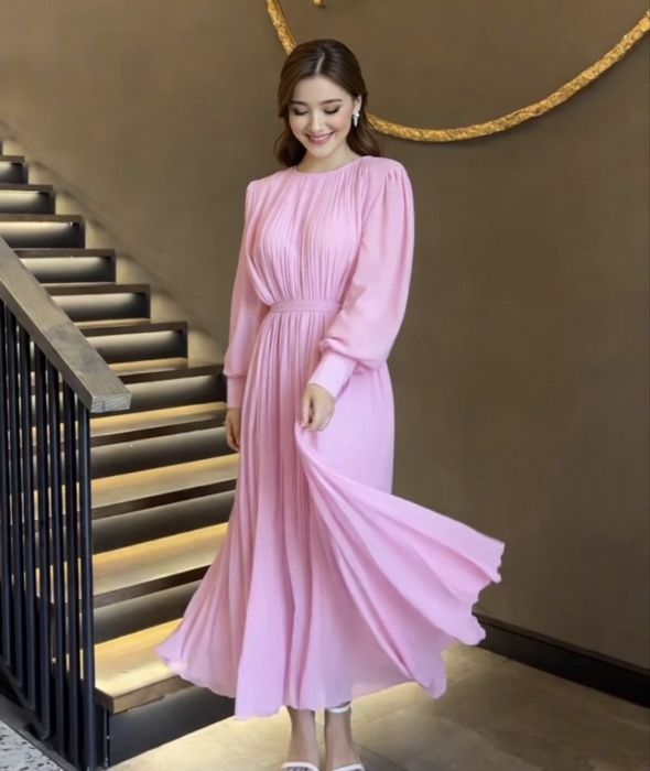 Платье вечернее в красном цвете