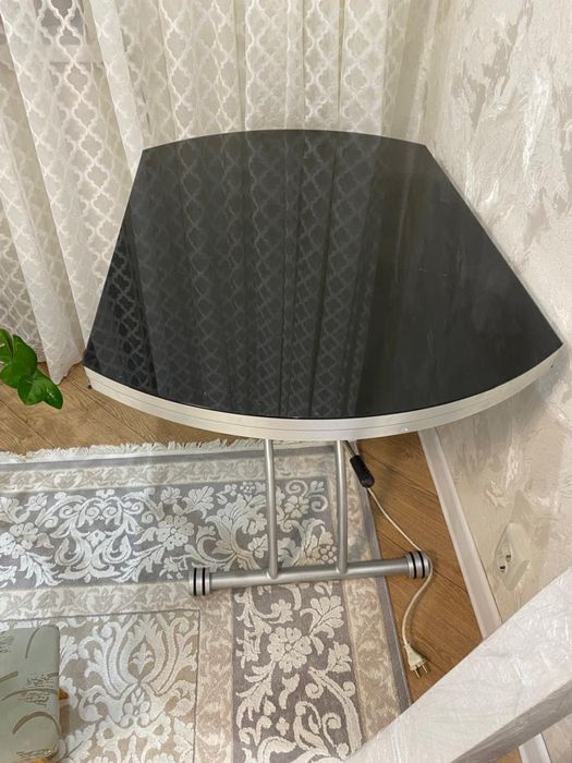 Срочно продам стол