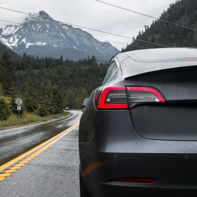 Задняя фара Tesla Model Y (левая)