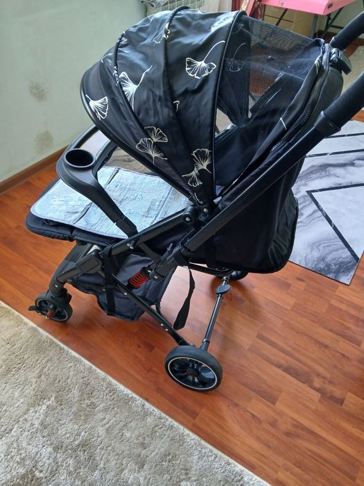 Срочно продаем детскую коляску Авиатор