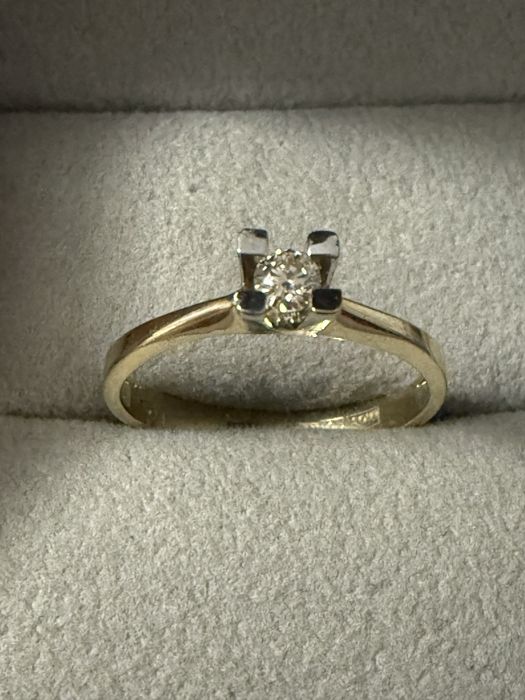 Бриллиантовое кольцо