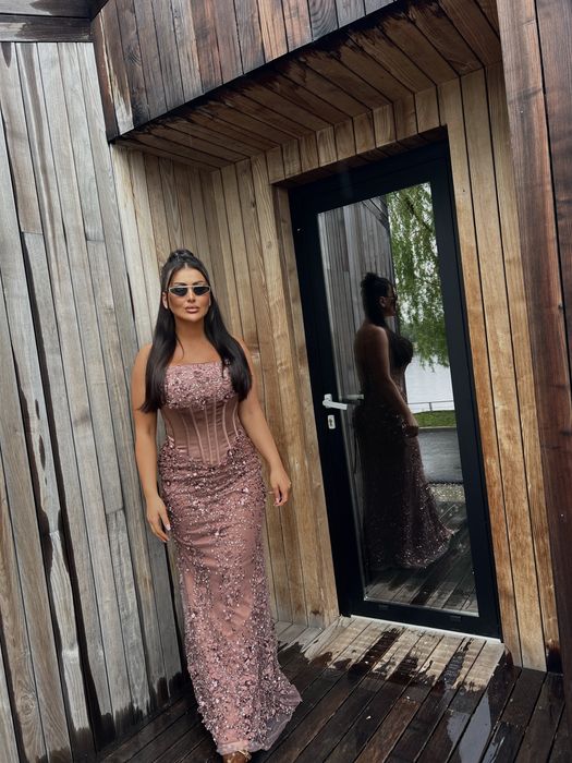 Rochie pe corset maro realizata pe comanda