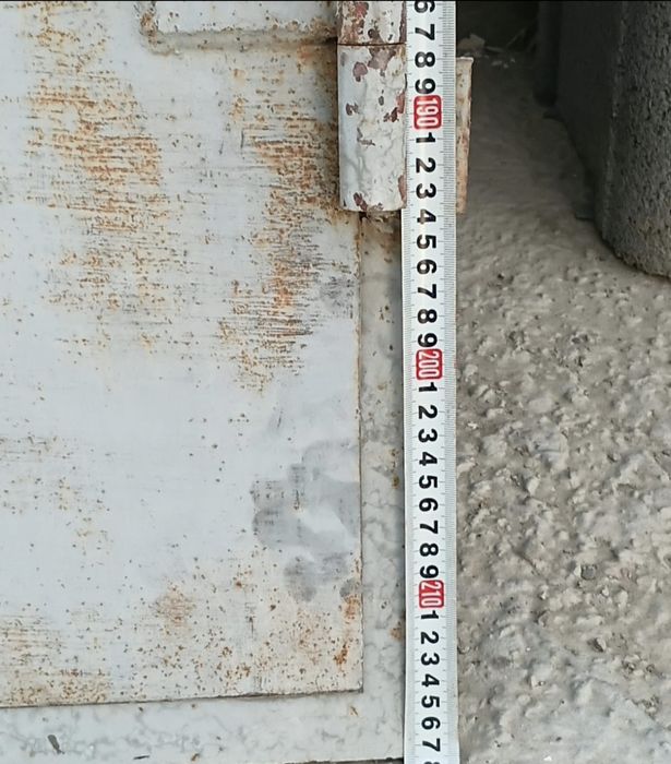Темір есік . Размері 2.37м.*1.33м.