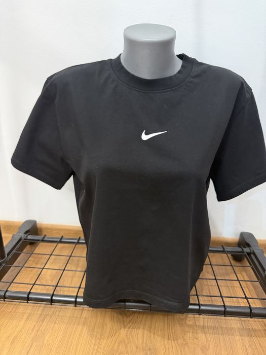 Спортно елегантни тениски