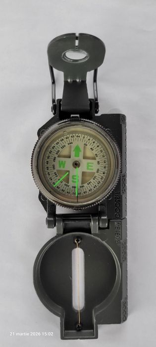 Busolă pentru orientare în expediti