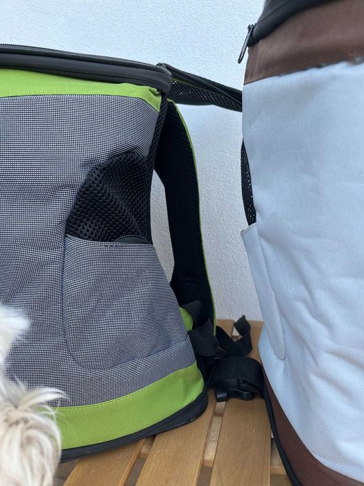 Rucsac maro pentru animale mici. Foarte versatil.