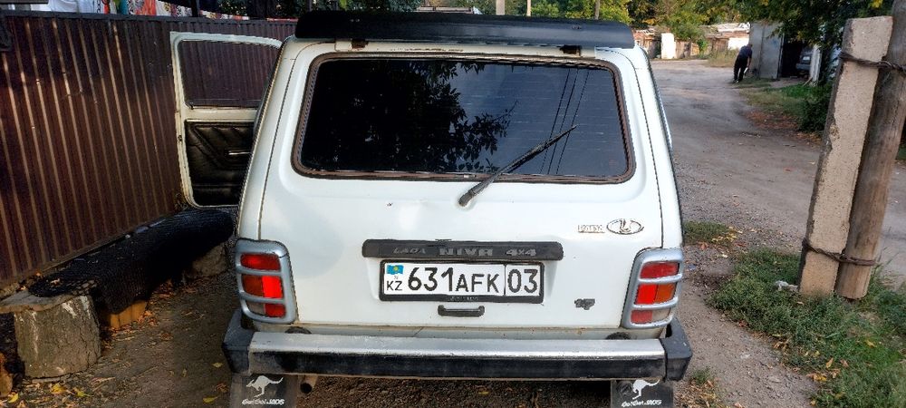 Продам автомобиль ниву .2001 года