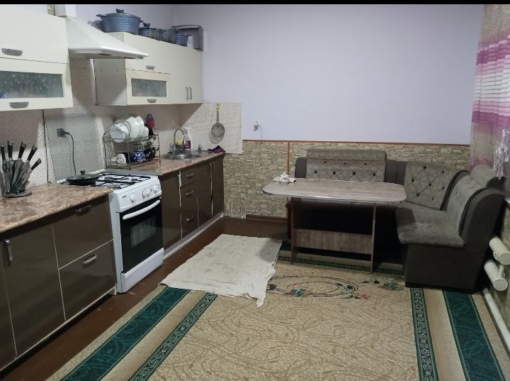 4 сотох 2 кават 7 хонали хамма шароитлари бор ховли уй жой сотилади