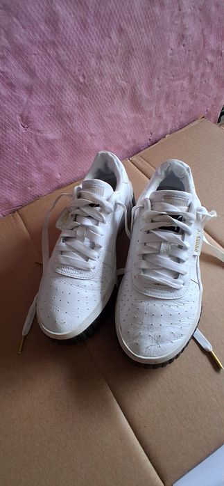 Adidasi din piele Puma mărimea 39