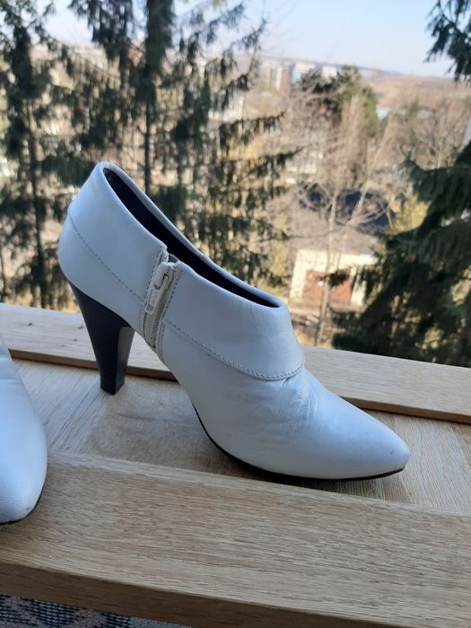 vând încălțăminte damă