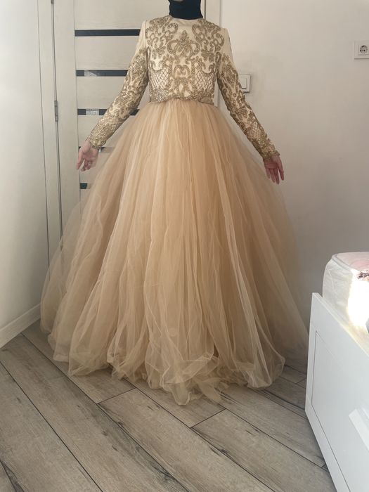 Новое бальное платье