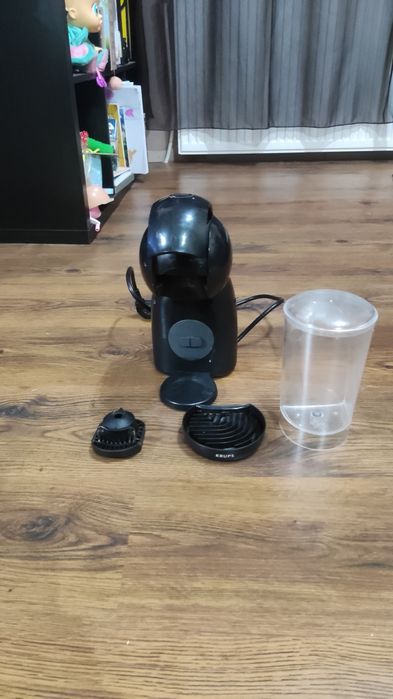 Кафемашина  с капсули Krups 
подходяща за система Dolce Gusto на части