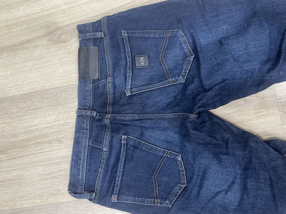 Джинсы Armani Exchange