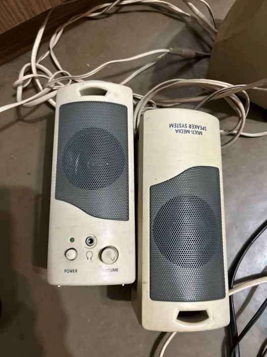 Колонки разные .