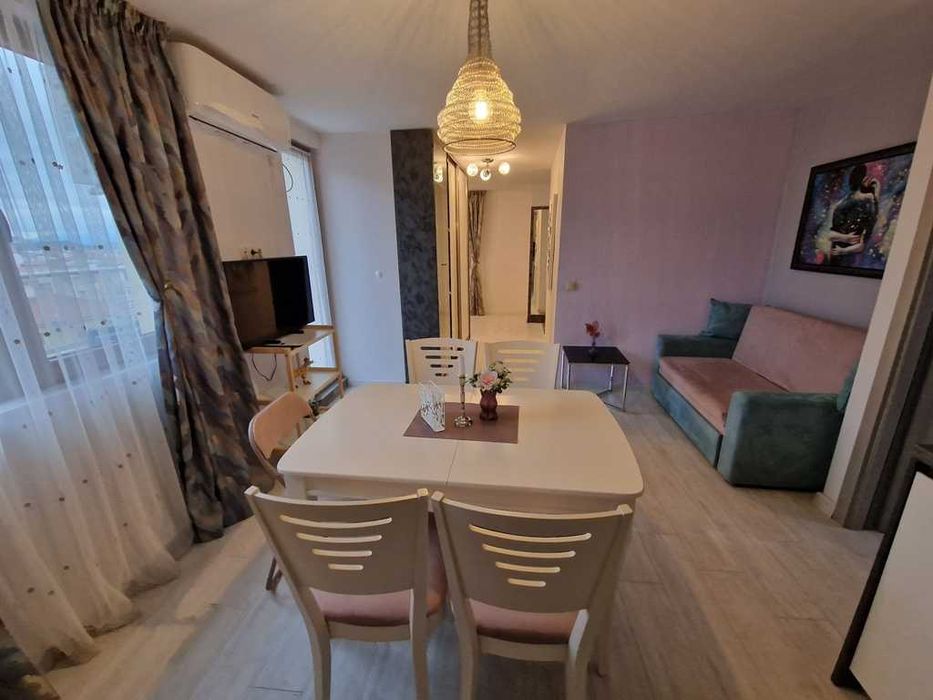 Продава се Тристаен апартамент в Благоевград, Широк център - 176 кв.м за 910 €/кв.м - Снимка #1