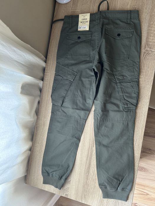 Нови мъжки панталони S