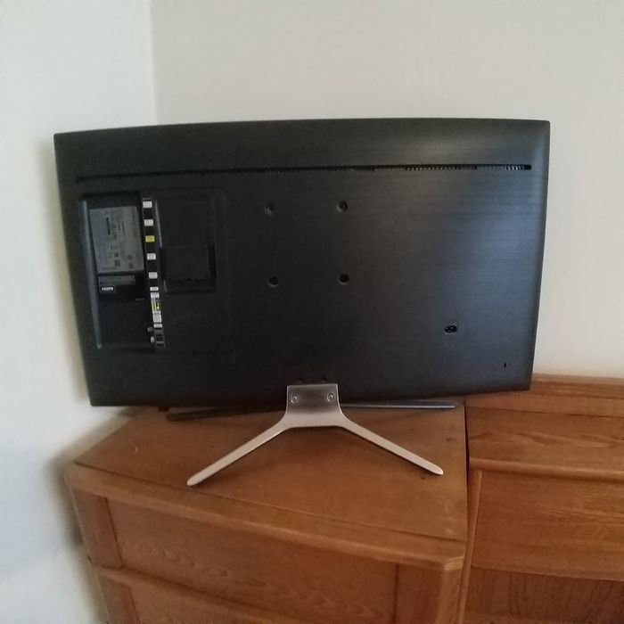 Vând smart tv Samsung 80cm