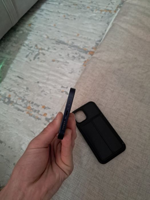 Продам Iphone 12/128 black