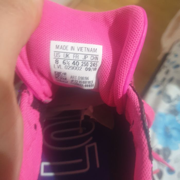 Vand adidași originali  nr 40 o singură pereche