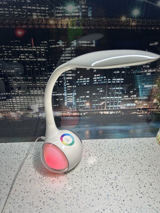 Настолна LED лампа Retoo