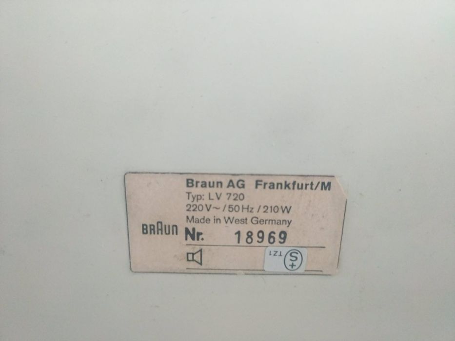 BRAUN LV 720 – Качествени активни тонколони. Производство – 1974 – 1976 г. при цена – 1990 DM. 
Производство WEST GERMANY 
Снимъл съм забележките по к