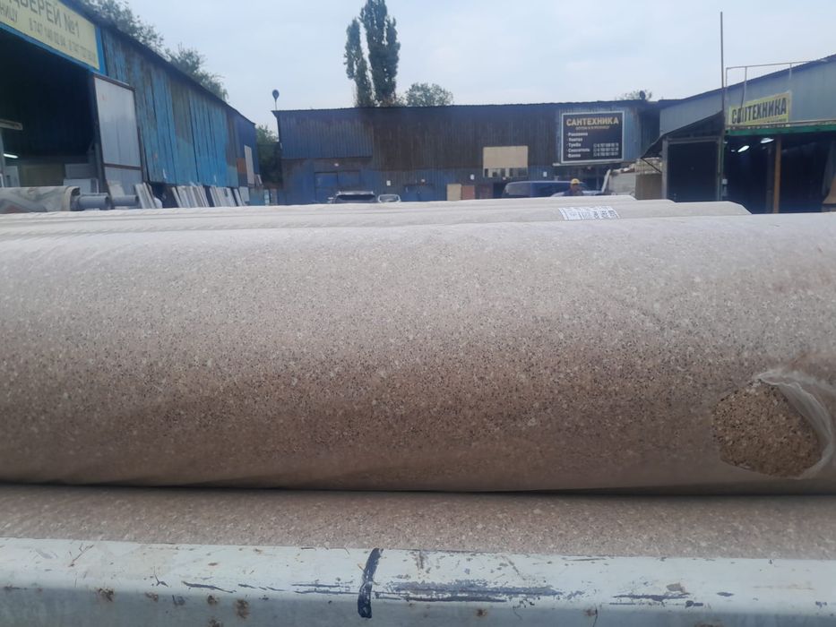 Линолеум и плинтуса со склада