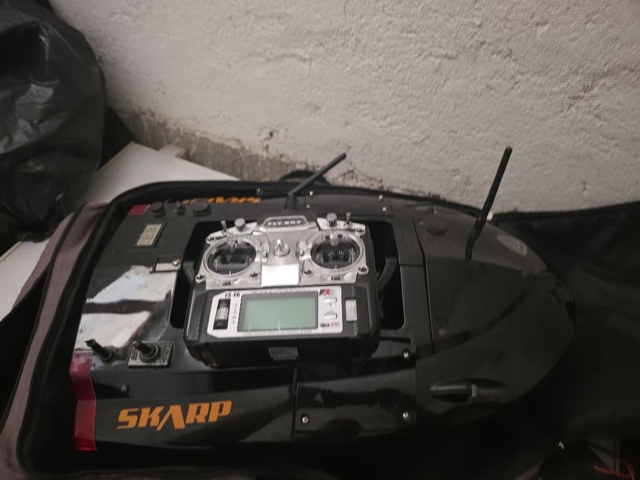 Лодка за захранка Skarp s60