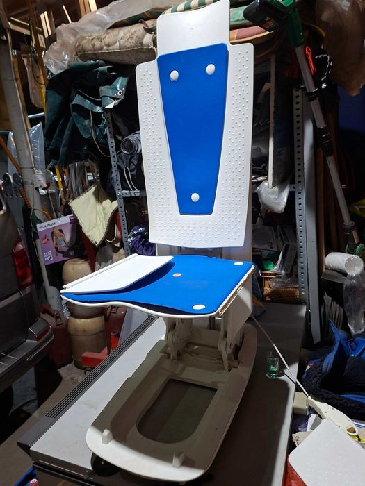 LIFT medical pentru cada de baie