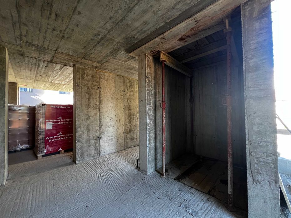 15459 - Магазин в новострояща се сграда в гр. Севлиево