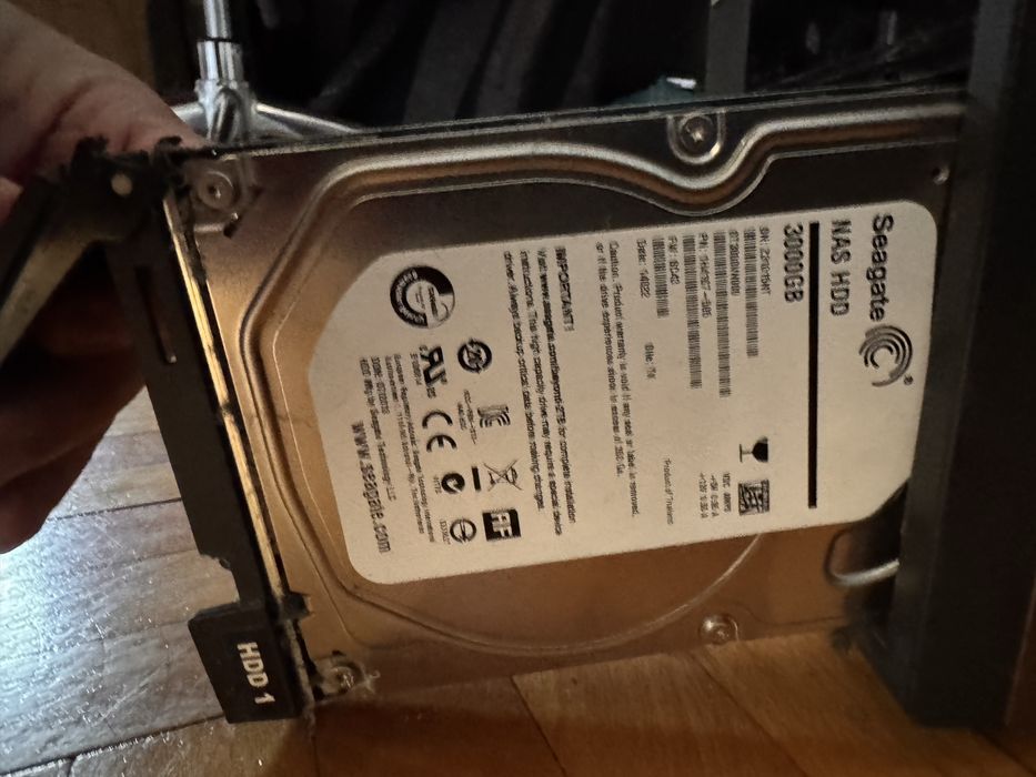 Server QNAP / NAS TS-453A inclusiv 4 hdd de 3 tb fiecare