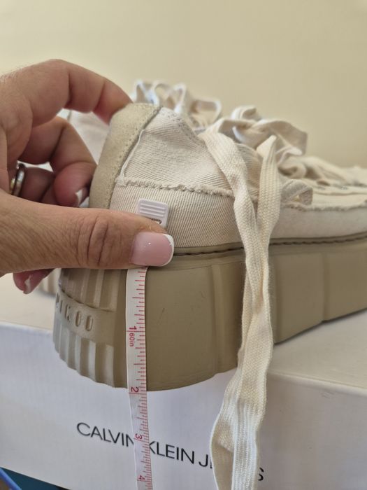 Ash , Calvin Klein, Inuikii