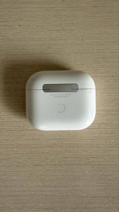 Зарядный кейс AirPods 3