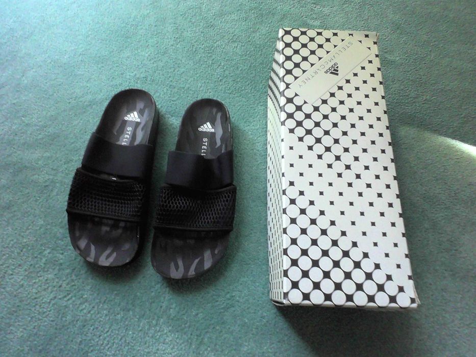 НОВИ черни джапанки на adidas StellaMcCartney