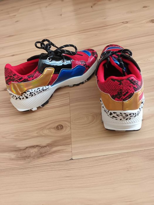 Маратонки/Сникърси