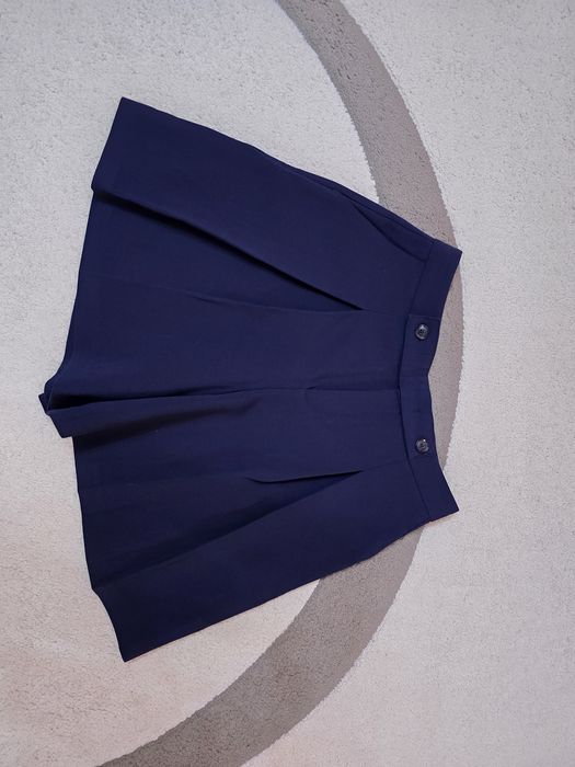 Продавам къси панталони марка Banana Republic